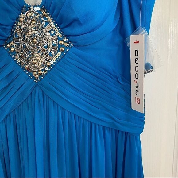 Decode 1.8 turquoise beaded beautiful gown - Picture 2 of 8